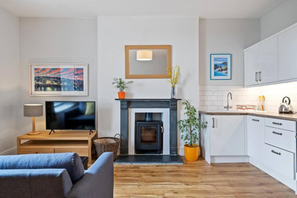 Pendennis - Bright Victorian Flat, Sea Views & Close To Beach Falmouth Exterior foto